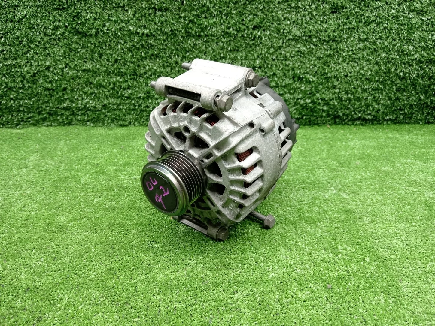 Генератор Audi Q3 8U  CPSA 4WD  06J903023R