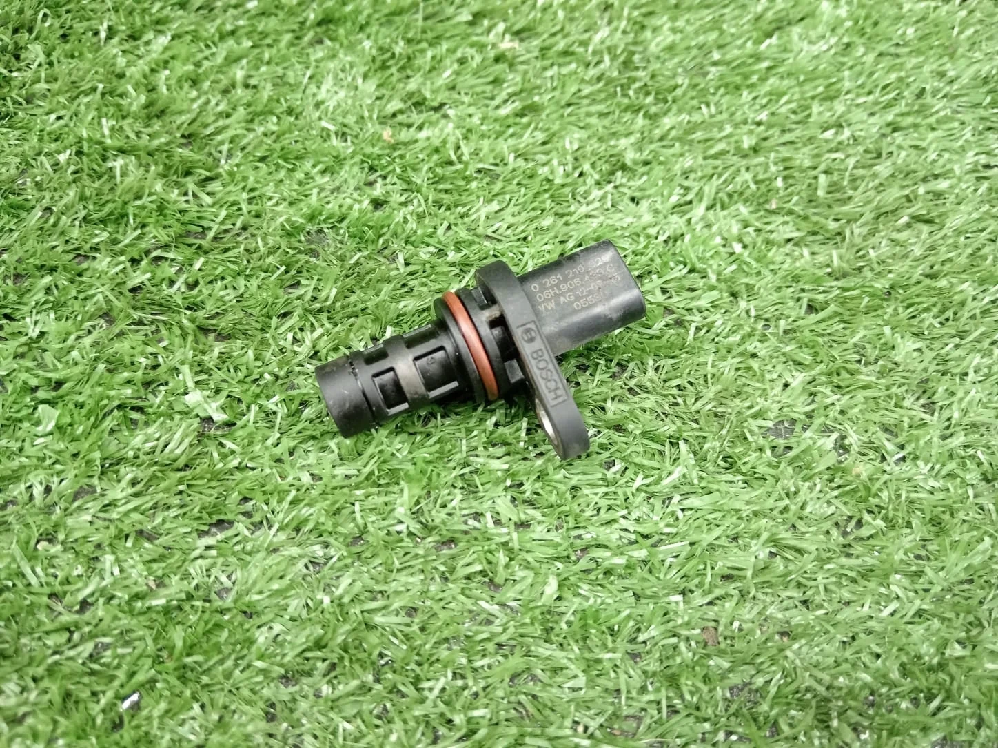 Датчик коленвала Audi Q3 8U 8U CPS 4WD  06H906433C
