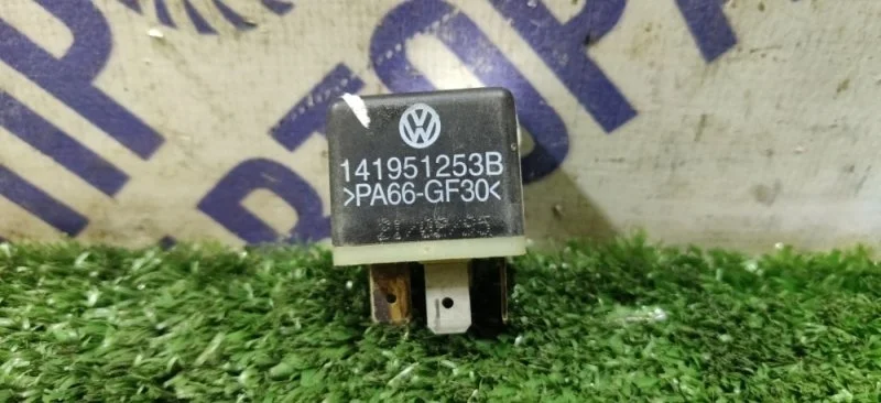 Реле Volkswagen Golf 3 1997 141951253B КУПЕ 1.8 ADZ