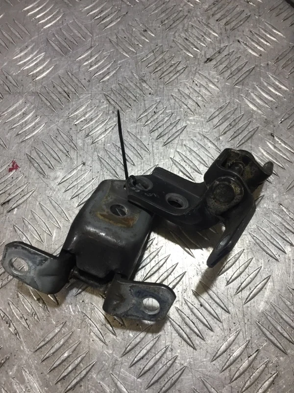 Петля двери Mazda 3 Bl 2009 F15158210C ХЭТЧБЕК 1.6 Z6, передняя правая