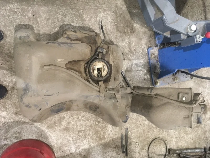 Бензобак Audi A4 B5 1997 8D0201075AT СЕДАН 1.6 ADP