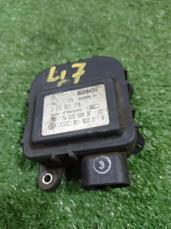 Сервопривод заслонки печки Audi A4 B5 1997 8D1820511B СЕДАН 1.6 ADP