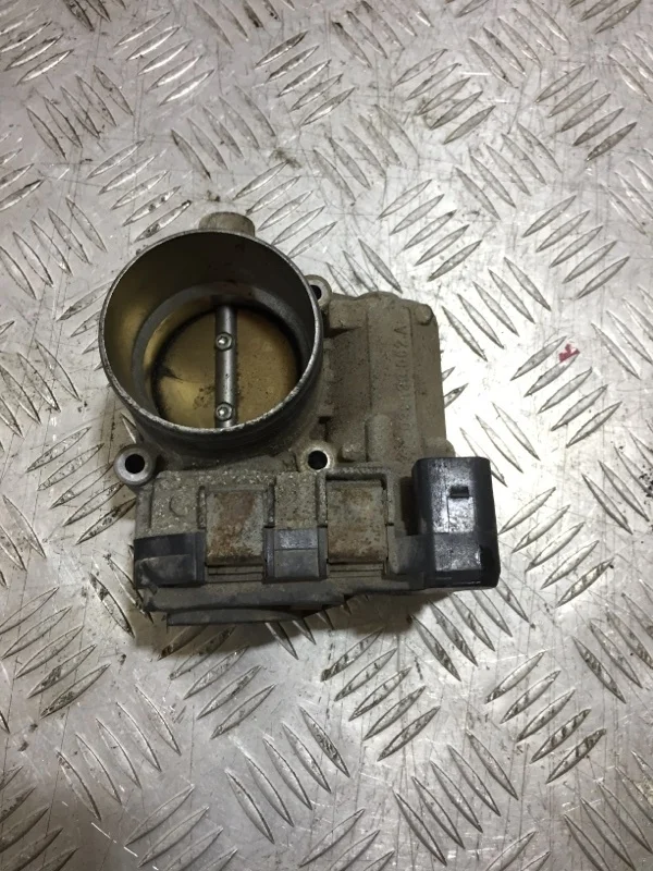 Дроссельная заслонка Volkswagen Golf 5 2004 03C133062A ХЭТЧБЕК 1.6 BAG