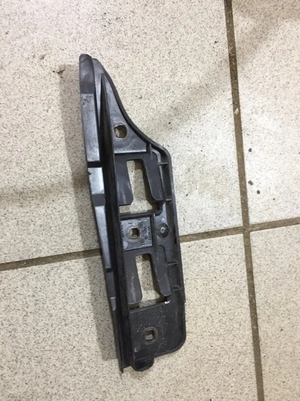Крепление бампера Volkswagen Golf 5 2004 1K0807183 ХЭТЧБЕК 1.6 BAG