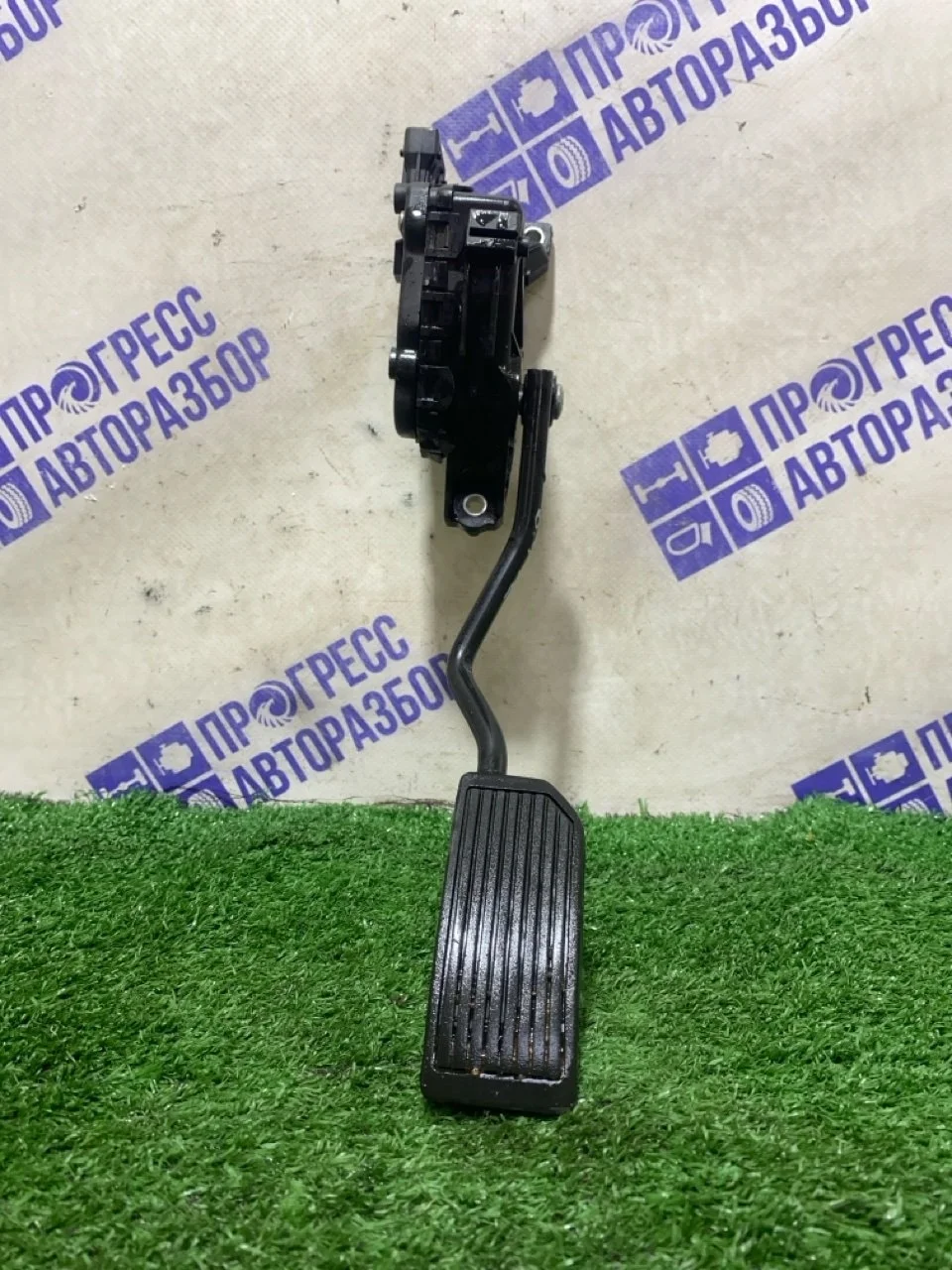 Педаль газа Nissan Primera P12 2006 18002AU410 СЕДАН 2.0 QR20