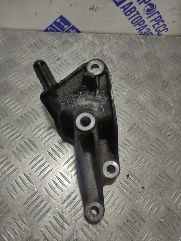 Кронштейн КПП Chevrolet Cruze 2012 13248667 ХЭТЧБЕК 1.8 Z18XER, задний