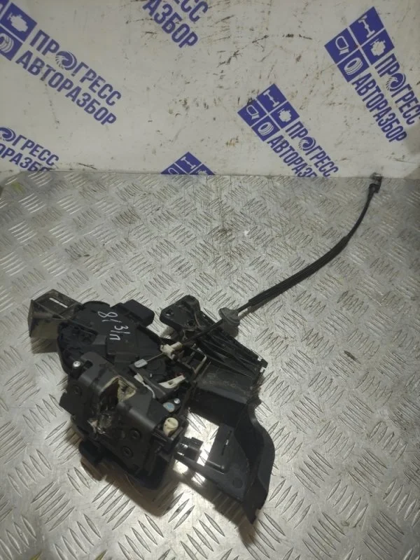 Замок двери Ford Focus 2 2007 4M5AA26412EC СЕДАН 1.6 HWDB, задний правый