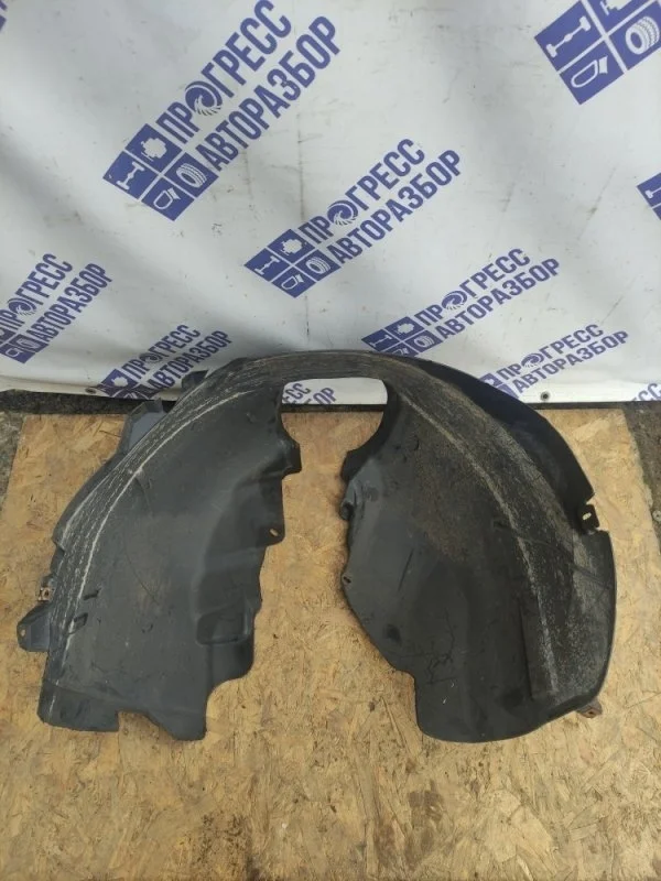 Подкрылок Ford C-Max 2008 1359240 УНИВЕРСАЛ 2.0L DURATEC-HE (145PS) - MI4, передний левый