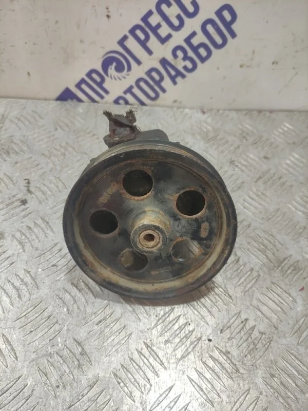 Насос ГУР Ford Mondeo 3 2004 1506930 СЕДАН 1.8 130 DURATEC HESCI (130)