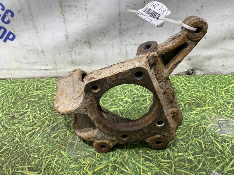 Поворотный кулак Ford Mondeo 3 2004 1231110 СЕДАН 1.8 130 DURATEC HESCI (130), задний правый