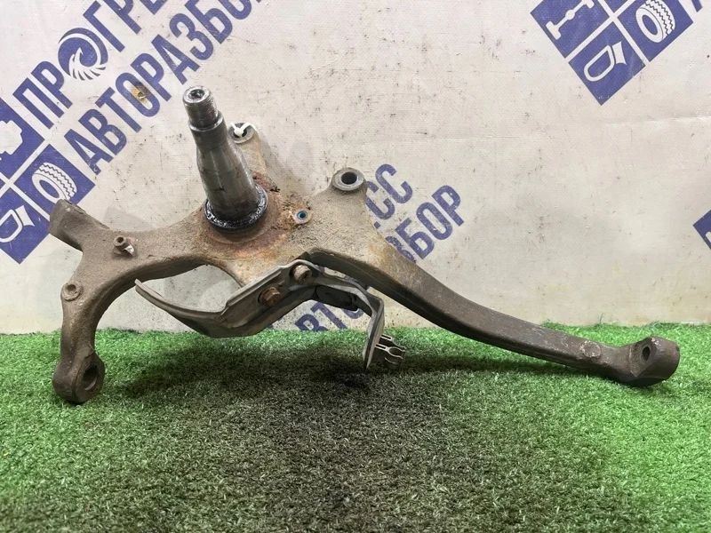 Поворотный кулак Mercedes-Benz W202 1999 A2023300020 СЕДАН 1.8 M111.921, передний левый
