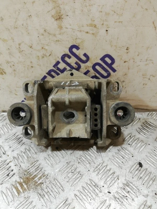 Подушка КПП Ford Mondeo 3 2005 1232106 СЕДАН 1.8