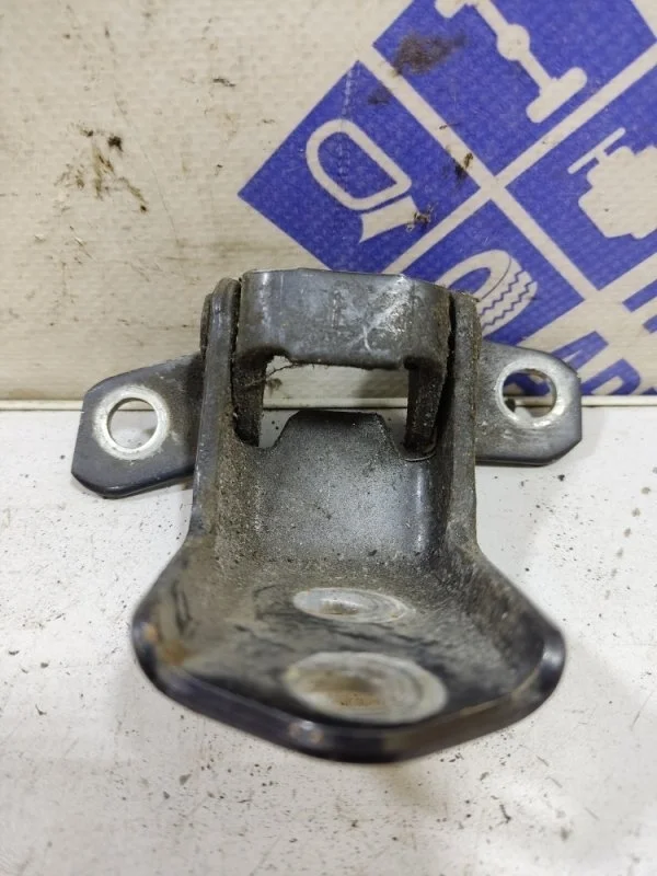 Петля двери Mazda 3 Bk 2007 F15158210 СЕДАН 1.6 Z6, передняя левая