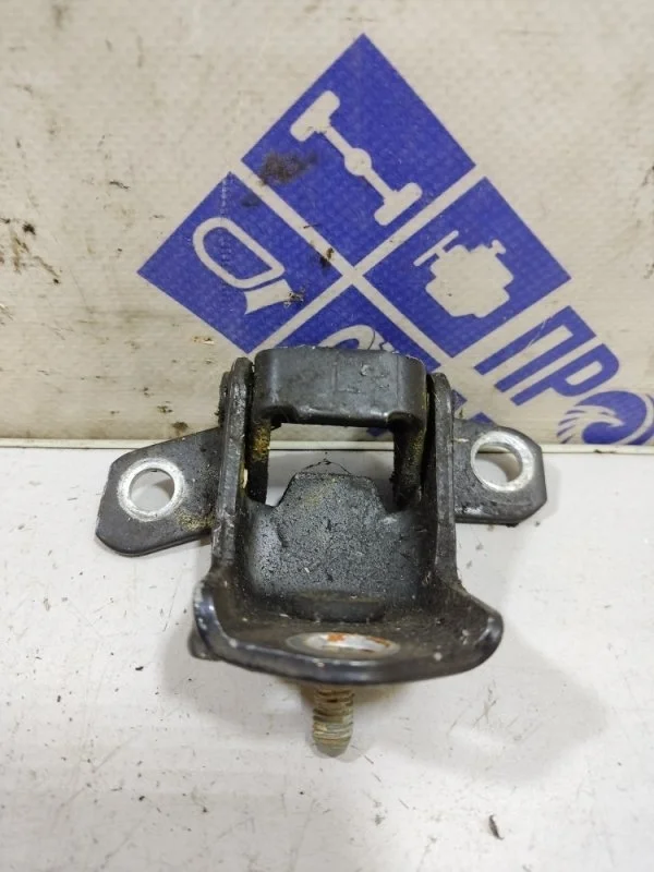 Петля двери Mazda 3 Bk 2007 F15158210 СЕДАН 1.6 Z6, левая