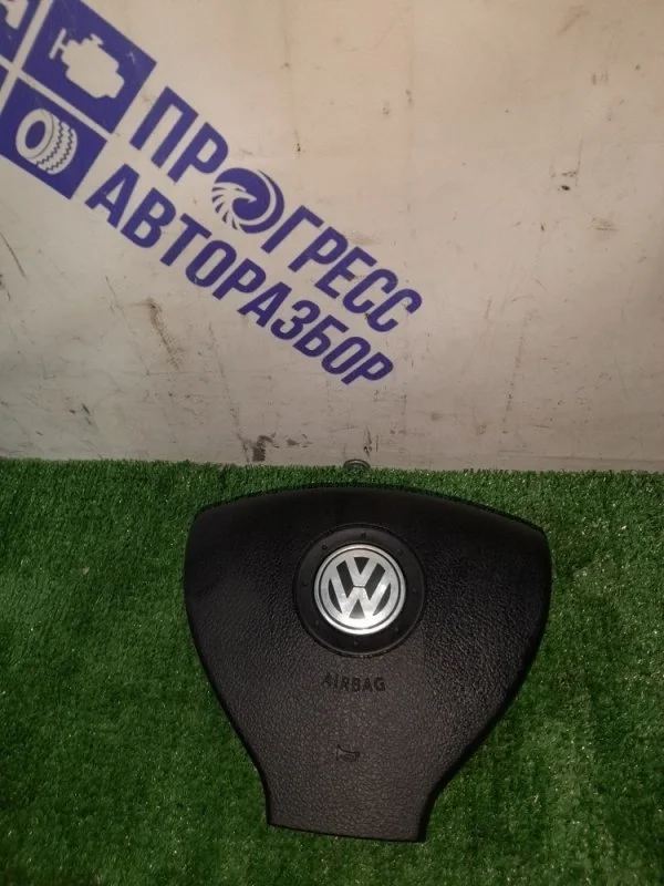 Подушка безопасности в руль (AIRBAG) Volkswagen Passat B6 2008 1K0880201 СЕДАН 2.0 ВХЕ ДИЗЕЛЬ