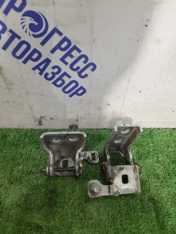Петля двери Peugeot 308 2012 9035Y3 УНИВЕРСАЛ 1.6 HDI 92 (DV6DTED M), задняя правая