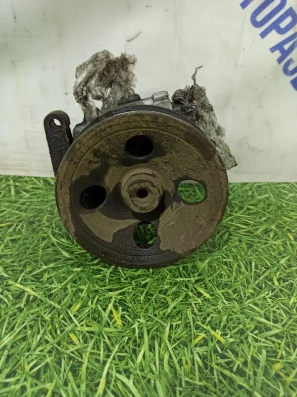 Насос ГУР Mercedes-Benz Ml W163 2000 A0024668101 КРОССОВЕР 3.2 М112.942