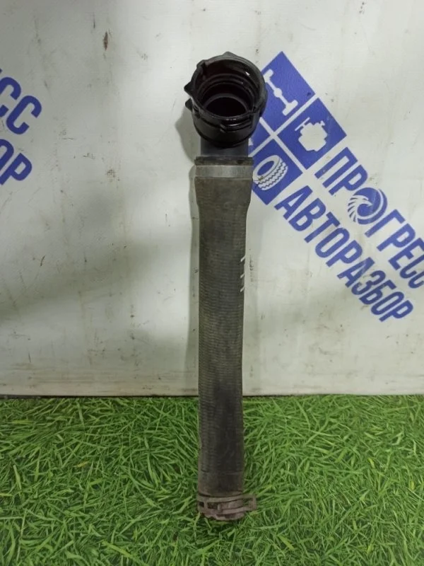 Патрубок системы охлаждения Volkswagen Touareg 2002 7L0122051 КРОССОВЕР 3.2 V6 БЕНЗИН