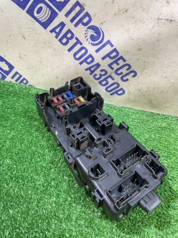 Блок предохранителей Mitsubishi Pajero Sport 1999 2323006260 ВНЕДОРОЖНИК 3.0 6G72