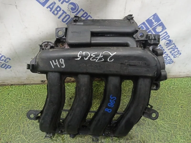 Впускной коллектор Renault Megane 3 2010 8200647713 ХЭТЧБЕК 1.6 K4M858