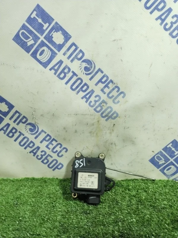Сервопривод заслонки печки Audi A6 1997 4B1820511C СЕДАН 2.8 ACK