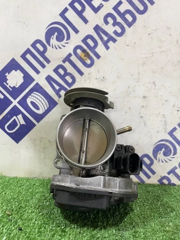 Дроссельная заслонка Audi A6 1997 078133063AL СЕДАН 2.8 ACK