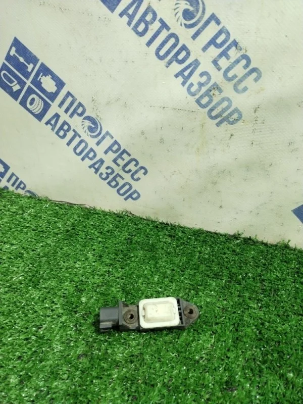 Датчик удара Volvo Xc 90 2006 30724677 КРОССОВЕР 2.5 B5254T2, передний правый