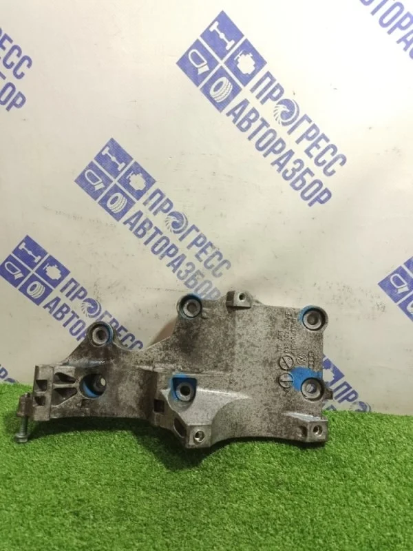 Кронштейн генератора Volkswagen Passat B6 2006 038903139AF СЕДАН 1.9 ДИЗЕЛЬ BXE