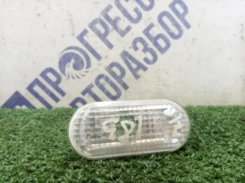 Поворотник Ford Fusion 2009 1336185 ХЭТЧБЕК 1.4 D00934, передний правый