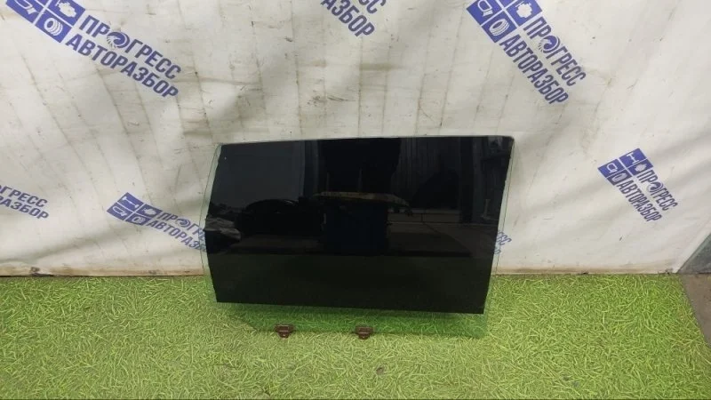 Стекло двери Nissan Note 2006 823009U000 ХЭТЧБЕК 1.4 CR14DE, заднее правое