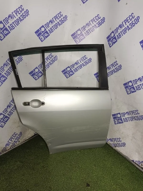 Дверь Nissan Tiida 2007 82100EL030 ХЭТЧБЕК 1.6 HR16DE, задняя правая