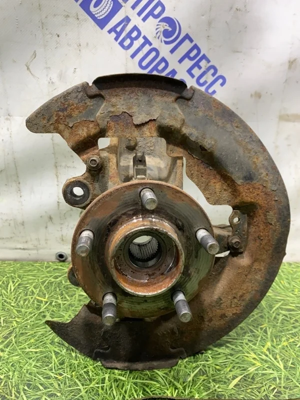 Поворотный кулак Volvo S40 2008 30760282 СЕДАН 2.4 B5244S, передний левый