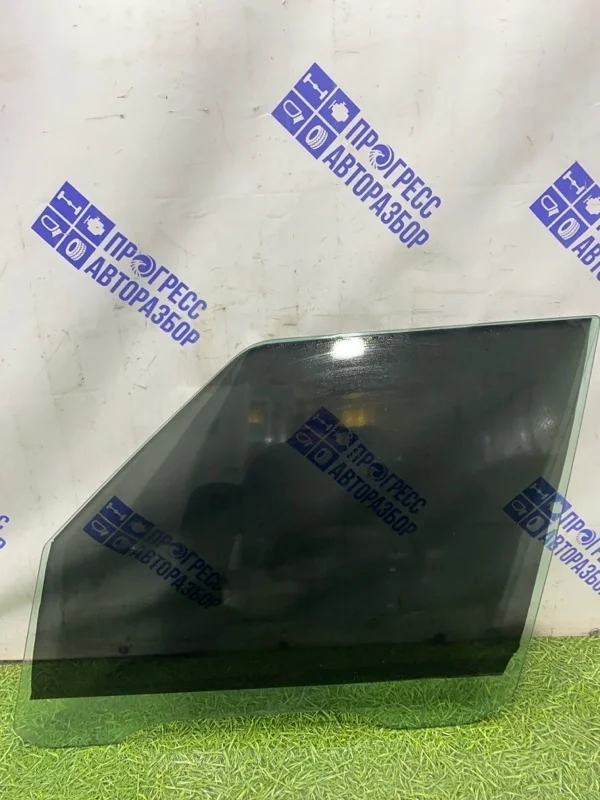 Стекло двери Land Rover Range Rover Iii 2002 CUB000092 ВНЕДОРОЖНИК 4.4 M62 B44 V8, переднее левое