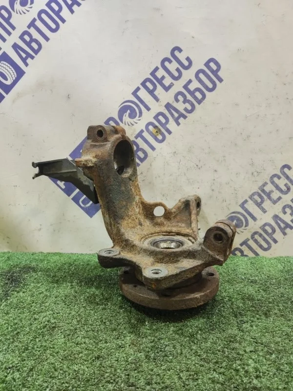 Кулак поворотный Peugeot 206 2007 364775 ХЭТЧБЕК 1.4 I 75 (TU3JP), передний правый