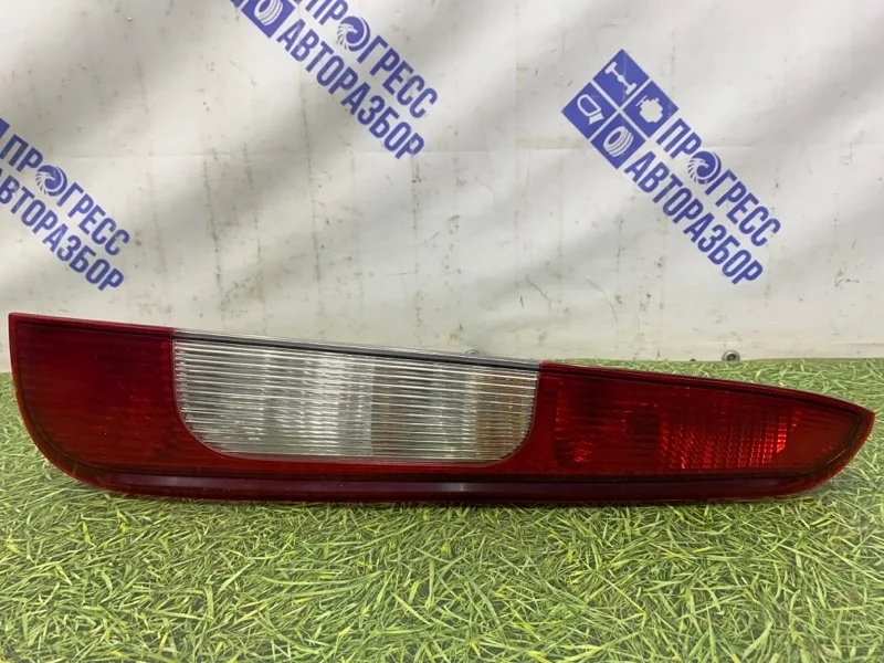 Фонарь Ford C-Max 2004 1347454 УНИВЕРСАЛ 1.8 QQDA, задний правый