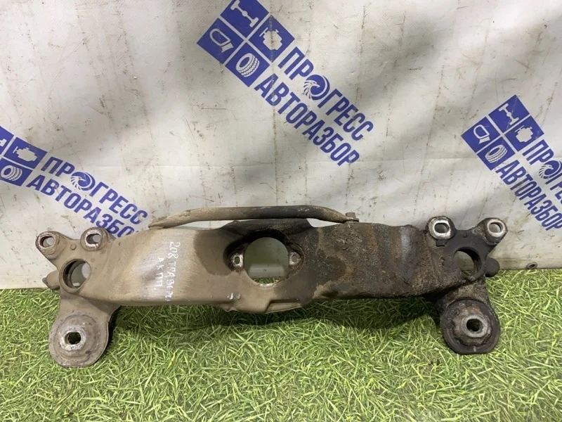 Траверса Audi A4 B6 2002 8E0399261Q СЕДАН 1.8 BFB
