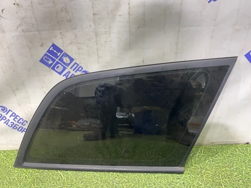 Стекло форточка боковое Toyota Avensis 2001 6271005050 УНИВЕРСАЛ 1.8 1ZZFE, заднее правое