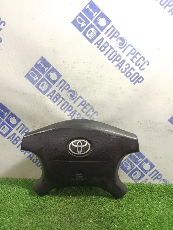 Подушка безопасности в руль Toyota Avensis 2001 4513005070C0 УНИВЕРСАЛ 1.8 1ZZFE