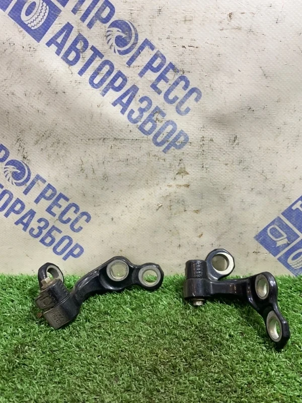 Петля двери Ford Focus 2 2006 5012215 ХЭТЧБЕК 1.6 HWDB, задняя правая