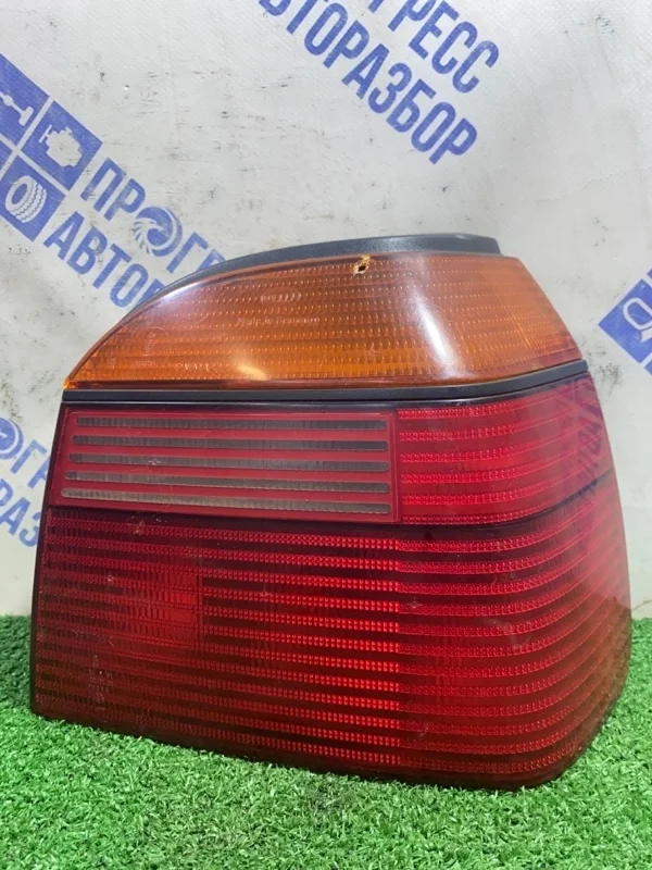 Фонарь Volkswagen Golf 3 1993 1H6945112A ХЭТЧБЕК 1.8 ABS, задний правый