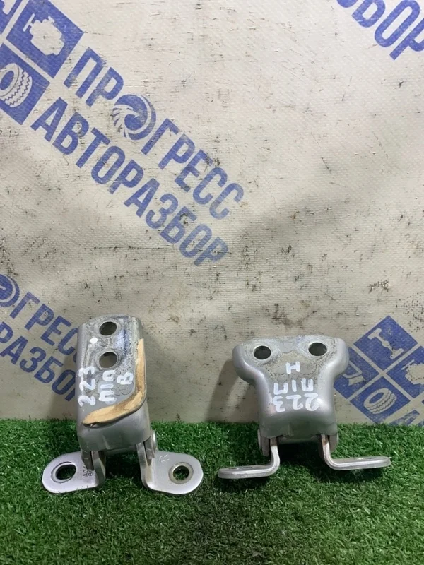 Петля двери Toyota Mark X 2009 6871012151 СЕДАН 2.5 4GR, передняя правая