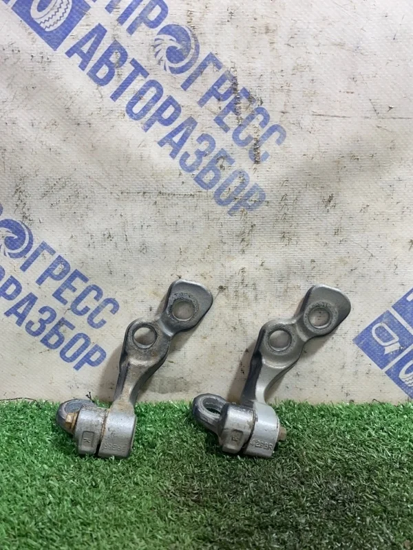 Петля двери Ford C-Max 2003 5012179 УНИВЕРСАЛ 1.8 CSDB, передняя правая