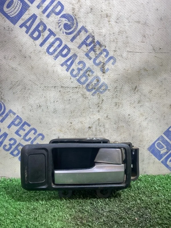 Ручка двери внутренняя Ford C-Max 2003 1470115 УНИВЕРСАЛ 1.8 CSDB, задняя правая