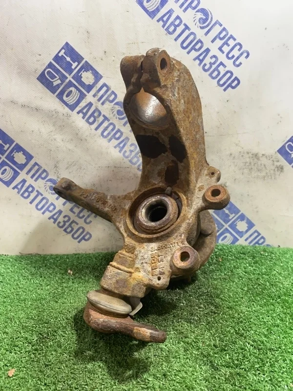 Поворотный кулак Ford C-Max 2003 1477862 УНИВЕРСАЛ 1.8 CSDB, передний левый
