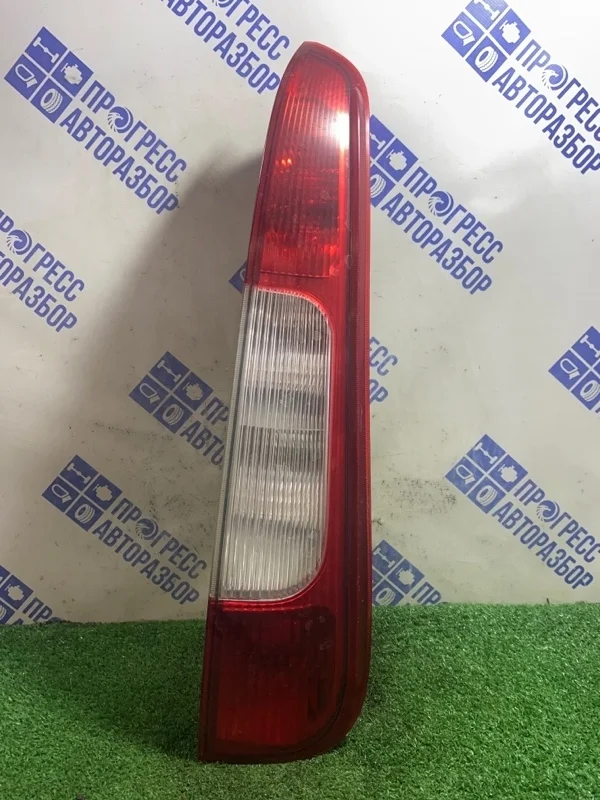 Фонарь Ford C-Max 2003 1347454 УНИВЕРСАЛ 1.8 CSDB, задний правый