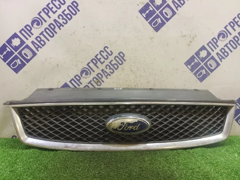 Решетка радиатора Ford C-Max 2003 1371893 УНИВЕРСАЛ 1.8 CSDB