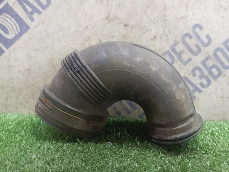 Патрубок воздушного фильтра Volkswagen Touareg 2004 7L0129684A КРОССОВЕР 3.2 BMV