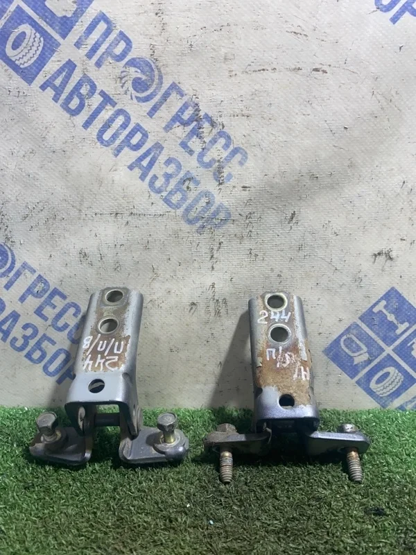 Петля двери Mitsubishi Lancer 9 2004 MR302270 СЕДАН 1.6 4G18, передняя правая