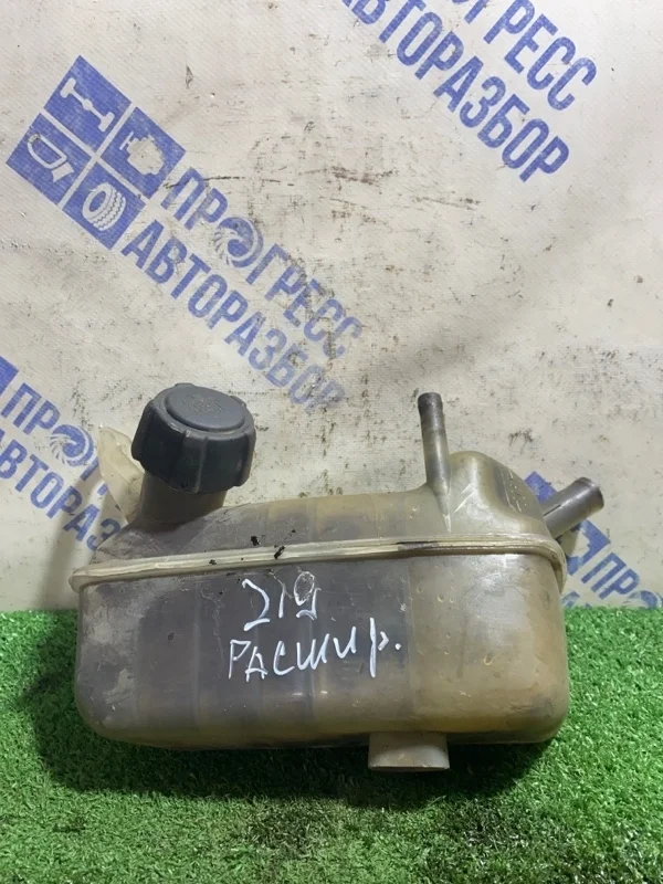 Бачок расширительный Renault Megane 2 2006 7701474499 УНИВЕРСАЛ 1.6 K4MD812