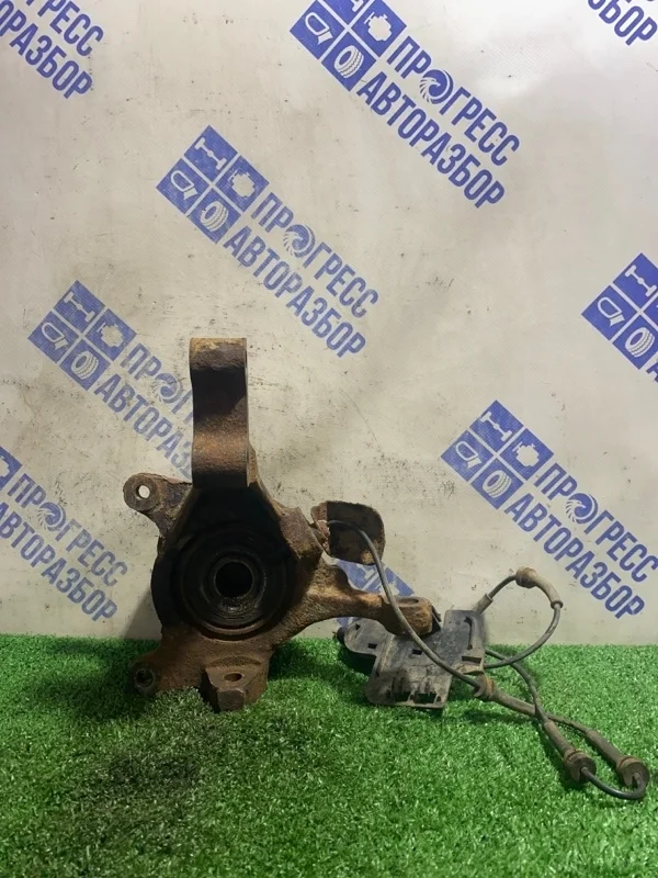 Поворотный кулак Renault Laguna 1997 7700423102 УНИВЕРСАЛ 1.8 HY, передний правый